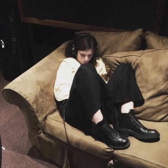 Meet your Posher, Delight - Picture 1 of 1